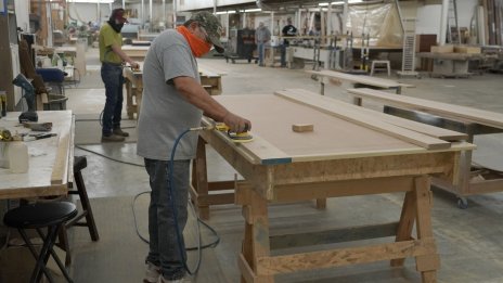 Бизнес активността в еврозоната се върна към растеж за първи път от май