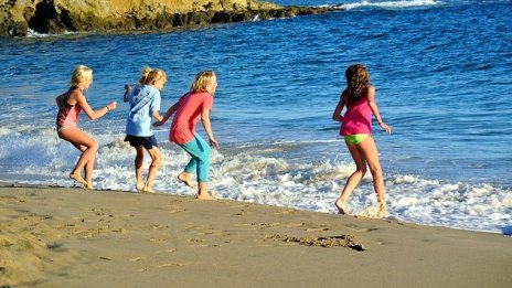 Училищата ще кандидатстват на два етапа за програмата за безплатни летни почивки