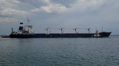 Първият кораб с украински зърнени храни напусна пристанището в Одеса