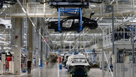 Производителите в Германия отчетоха първия си спад на активността от 2020 г.