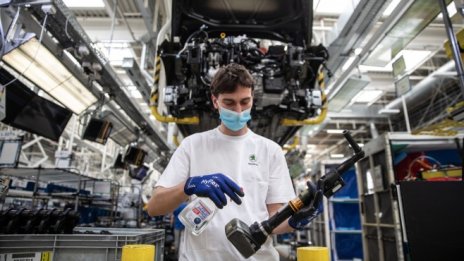 Чехия преговаря с инвеститори за изграждането на две фабрики за батерии