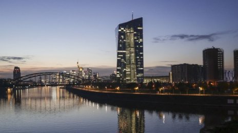 Стурнарас: ЕЦБ трябва да купува още облигации поне до края на 2022 г.