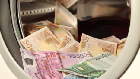 ЕС извади Панама и още седем страни от черния списък с данъчни убежища