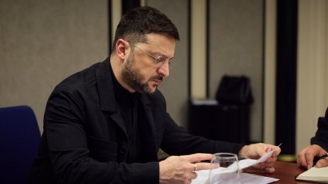 Зеленски подписа указ, позволяващ провеждането на парада в Москва на 9 май