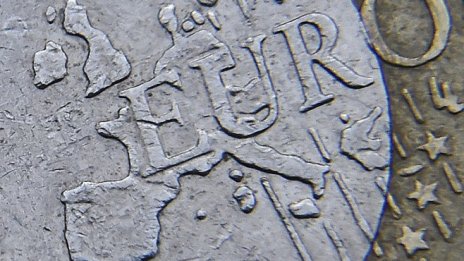 Драги: ЕЦБ трябва да запази сегашната си монетарна политика