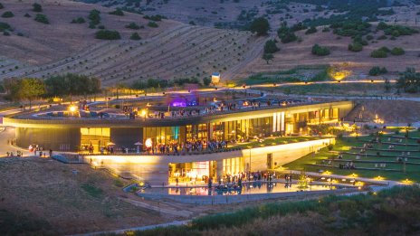 Първата в България и региона винарна и галерия за съвременно изкуство AYA Estate Vineyards отвори врати