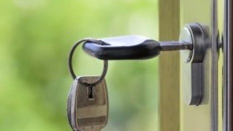 17 хотела са обявени за принудителна продажба от началото на втората блокада