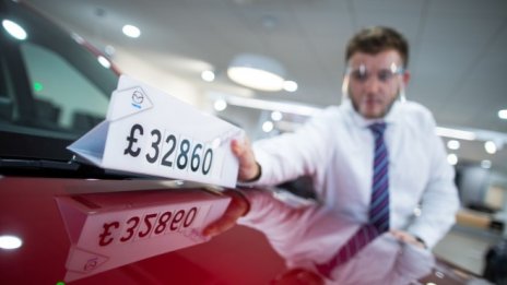 Автомобилните дилъри в Германия и Великобритания минават онлайн