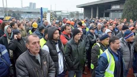 Работници от Пристанище Варна-Запад протестират за по-високи заплати*