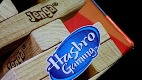 Фалитът на Toys ‘R’ Us продължава да тегне над резултатите на Hasbro
