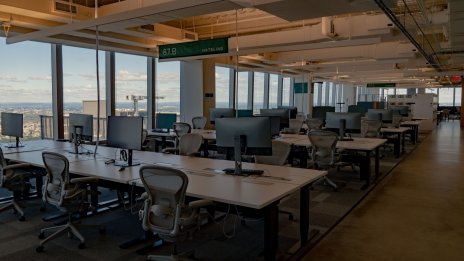 Morgan Stanley: Хибридната работа не е единствената заплаха за офис пазара 