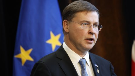 ЕС и САЩ се приближават до споразумение относно електромобилните батерии