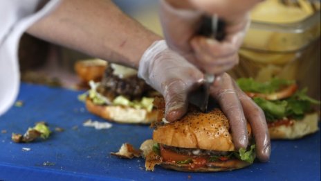 Германците хвърлят средно по над 80 кг храна на година