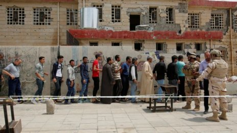 Започна гласуването на президентските избори в Афганистан*