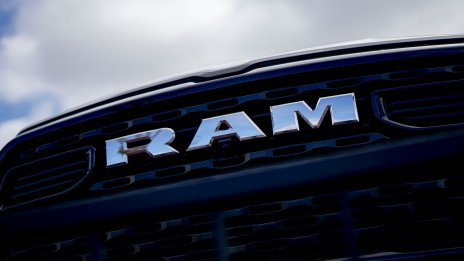 Тръмп смята, че може да накара европейците да купуват американски коли