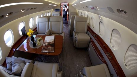 Може ли човек да има частен самолет, ако го е грижа за околната среда?