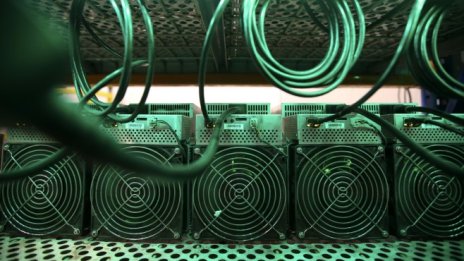 Косовските криптоминьори разпродават техника след забраната за добив