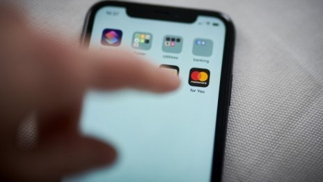 Британски регулатор глоби Mastercard и 5 други компании заради картел