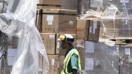 Задава ли се недостиг на доставки на защитни ръкавици заради голямото търсене?