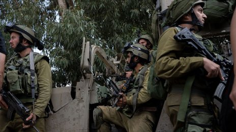 Израел струпва войски по границата с Ивицата Газа