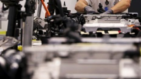 Недостиг на всичко - от чипове до хартия, застрашава възстановяването на Германия