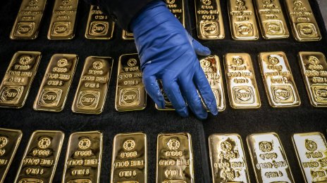 Златото е оставено на милостта на Тръмп, Китай и цар долар