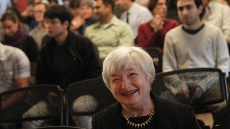 Внимание, Меркел: задава се Джанет Йелън