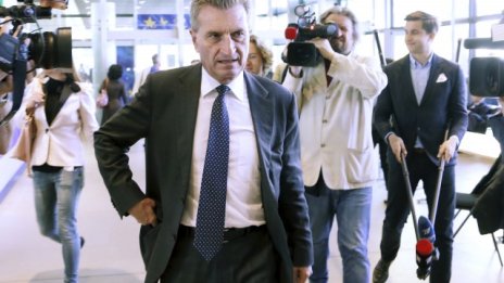 ЕС може да увеличи повече от два пъти помощта за Турция за справяне с бежанците