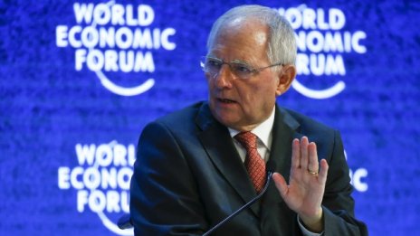 Шойбле: Бежанската криза е с предимство 