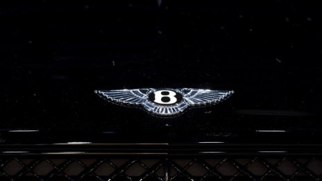 Bentley започва производството на своя дебютен електромобил през 2025 г.