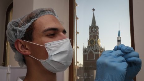 Русия прави ваксинирането срещу Covid задължително