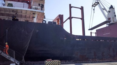 Корабоплаването се готви за буря