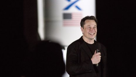 Доуджкойнът полетя към Луната след сделката на SpaceX и Geometric