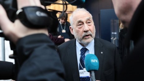 Стиглиц: САЩ ще се справят с високия дълг 