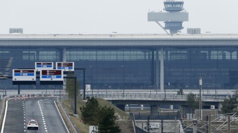 Новото летище в Берлин „ще глътне“ още 3 млрд. евро