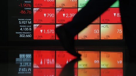 Китайските акции направиха рали, а офшорният юан поскъпна