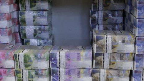 Швейцарският франк поскъпна спрямо долара с над 1%