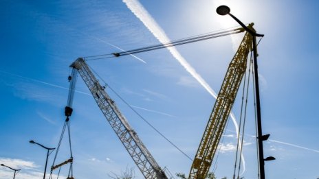 Строителството в България се връща към растеж през ноември