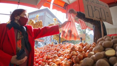 Оборотите на търговците на дребно у нас продължават да забавят ръста си