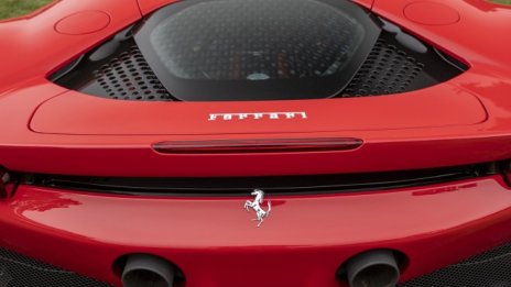 Ferrari представи нова мениджърска структура, с която ще гони електрификацията