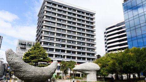 Новозеландската централна банка не обмисля разхлабване на политиката преди 2025 г.