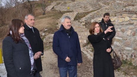 Ангелкова ще развива потенциала на Стара планина за зимен туризъм