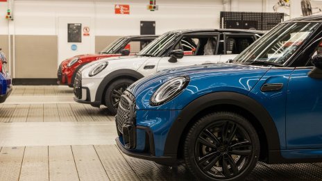 Автомобилните компании залагат силно на електромобилите, но купувачите не откликват