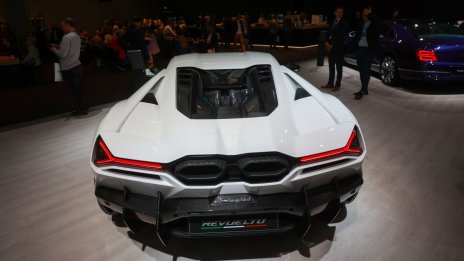 Lamborghini се насочва към историческите 10 хил. продажби през 2023 г.