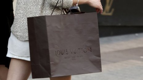 LVMH отчете рекордни приходи за полугодието въпреки международната несигурност