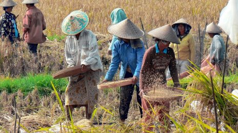 Ще промени ли външната политика на Индонезия кандидатът за президент Прабово Субианто
