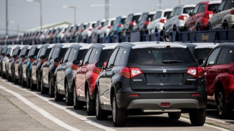 Продажбите на автомобили във Великобритания отчитат 51-годишно дъно през януари