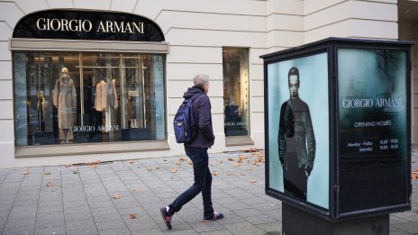 Armani може да продаде дял от 15% на повече от един инвеститор