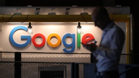 И ръководителят на Google изказа предупреждения за изкуствения интелект