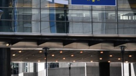 Великобритания - пионка или шахматен майстор в навигацията между ЕС и САЩ?